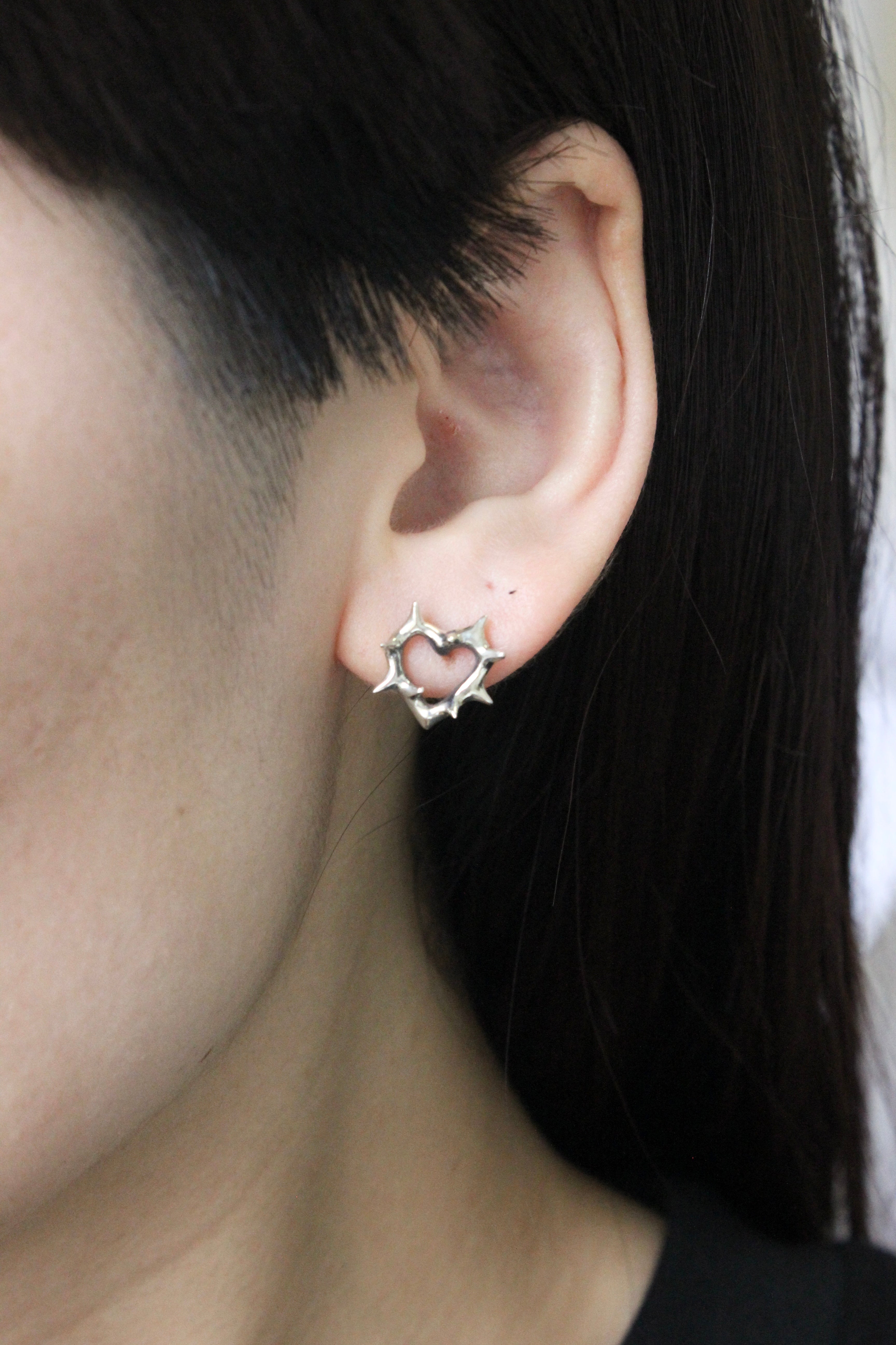 棘ハートピアス