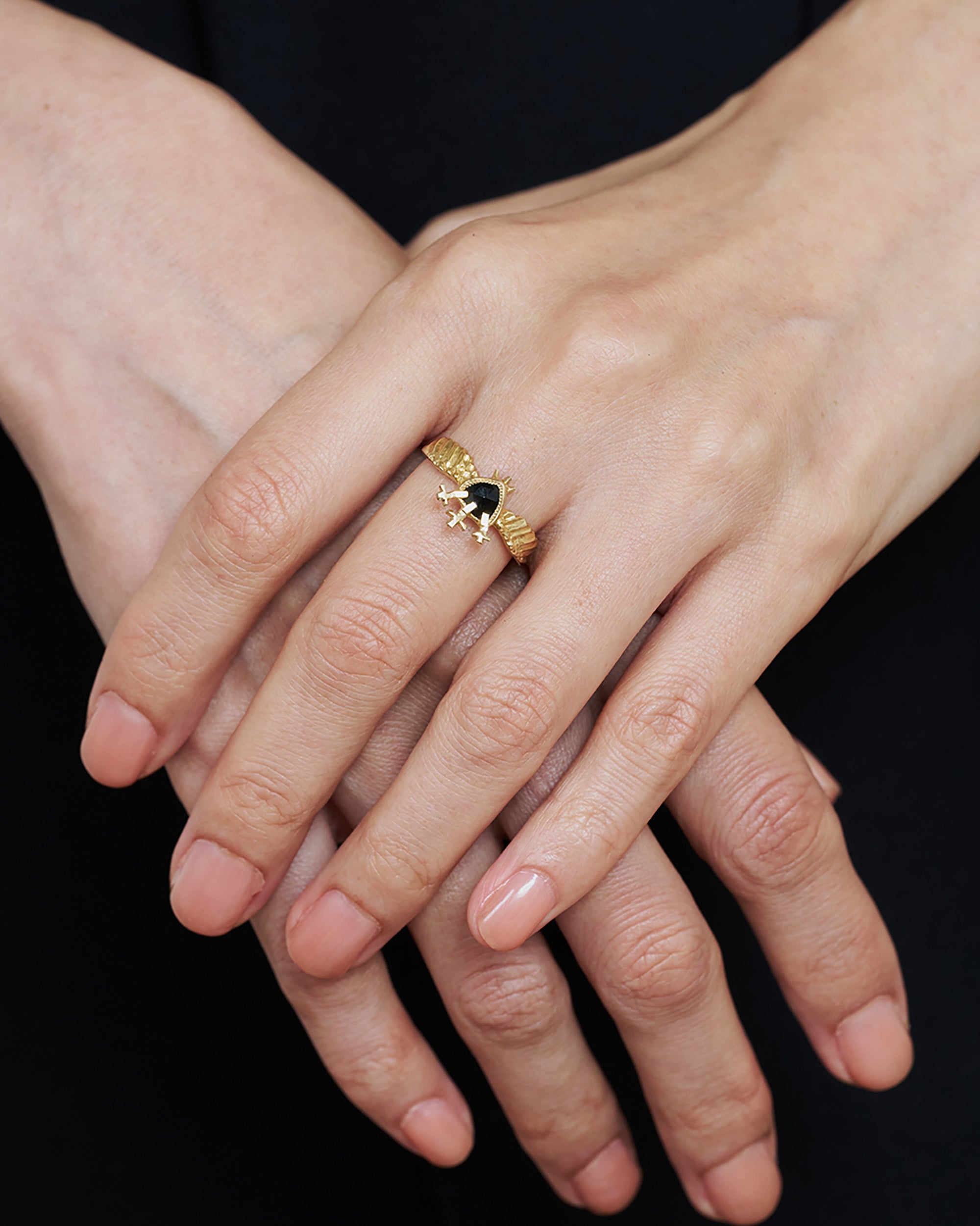 リベレーティングハートリングゴールド