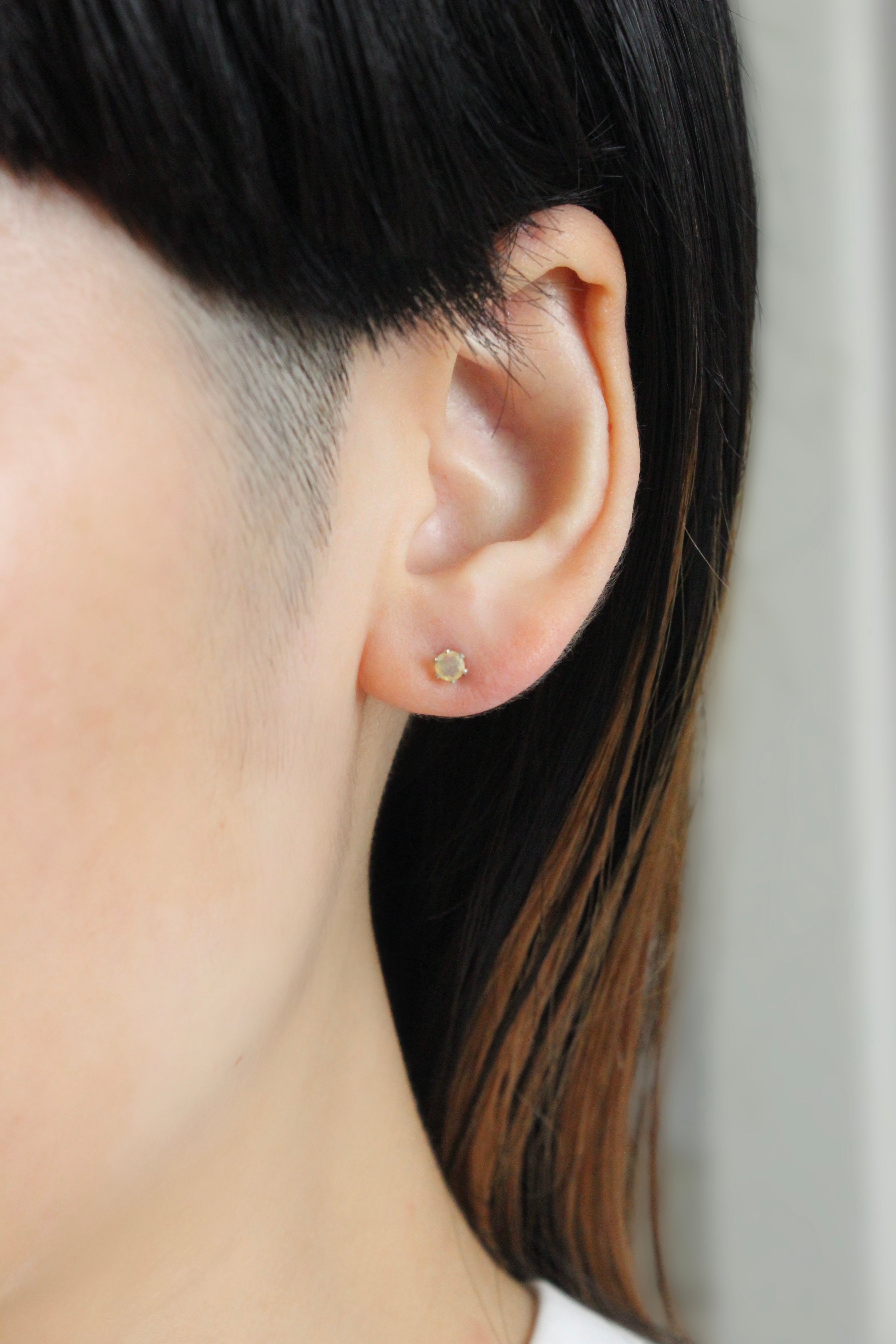 10月誕生石ピアス〈オパール〉 – Haruka Ozone online store