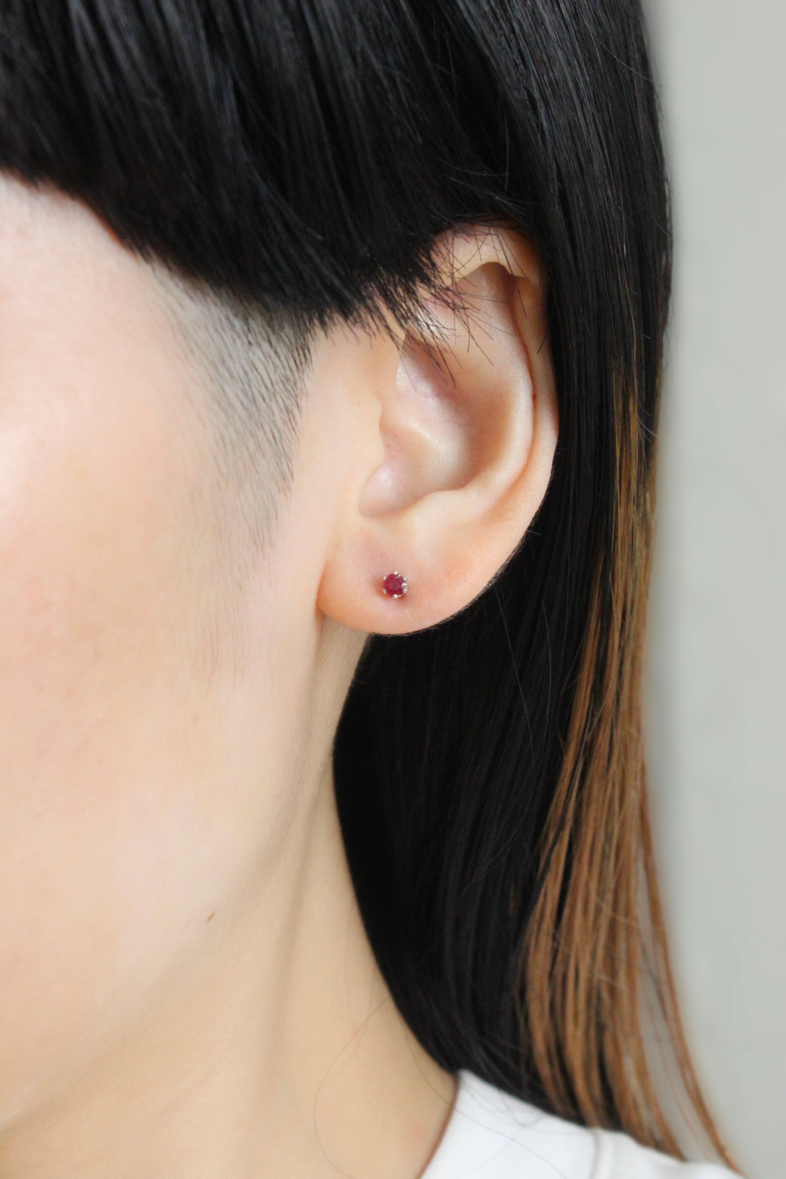 7月誕生石ピアス〈ルビー〉 – Haruka Ozone online store